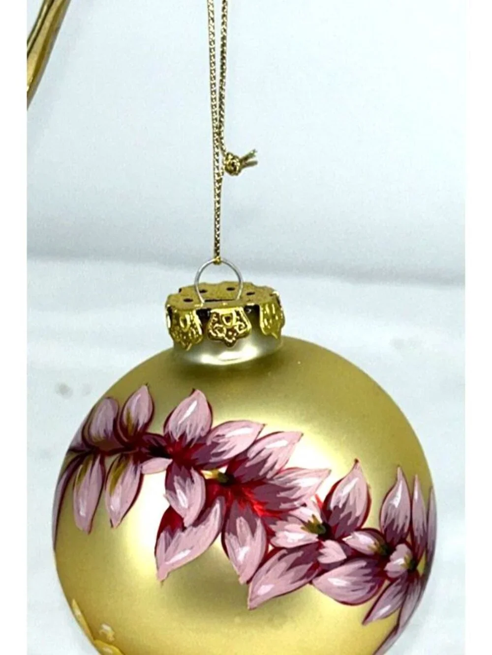 Plumeria Lei Gold Hawaiian Christmas Ornament Hand Painted Glass with Box FLAW